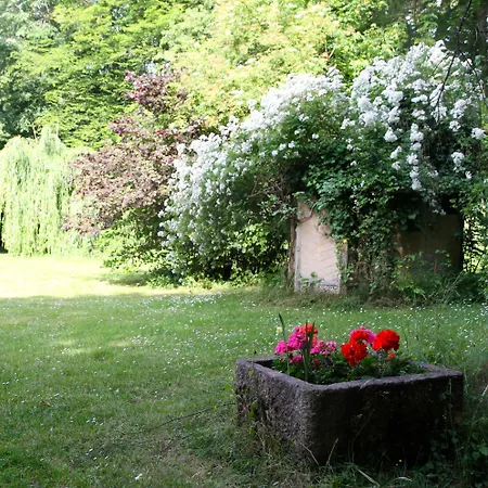 Domaine De Chantemerles בית נופש