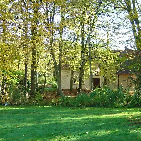 Domaine De Chantemerles
