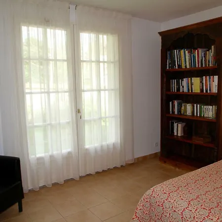 Domaine De Chantemerles בית נופש