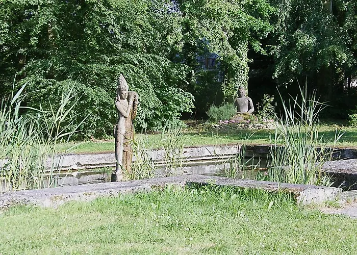 Domaine De Chantemerles