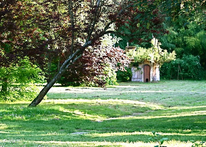 Domaine De Chantemerles 펜션 퐁텐블로